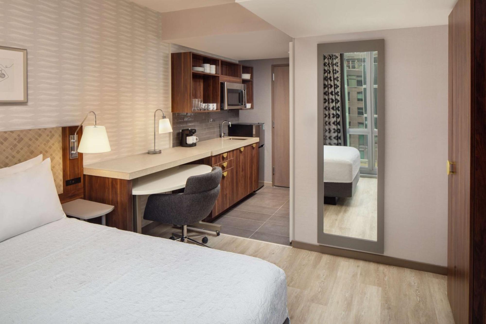 Home2 Suites By Hilton New York Times Square Eksteriør billede