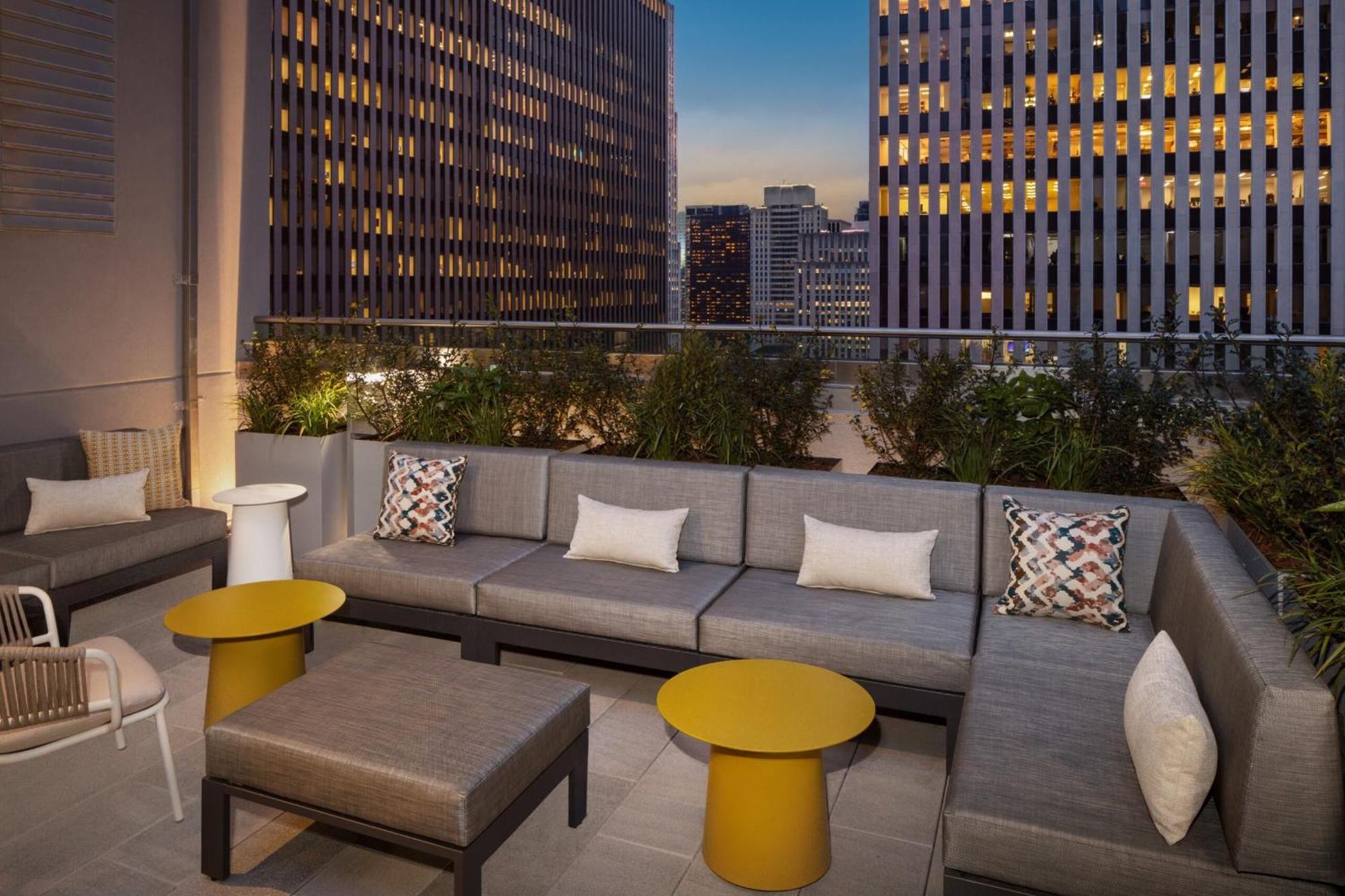 Home2 Suites By Hilton New York Times Square Eksteriør billede